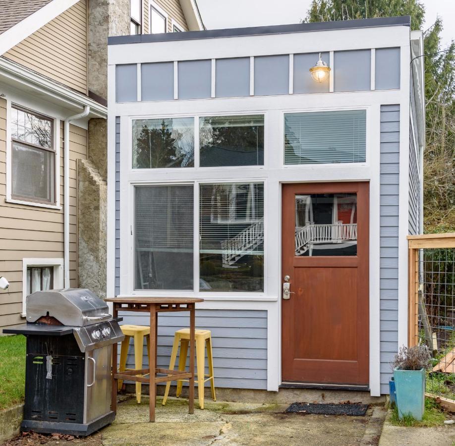 Tiny House By Kabino Mini Modern Tiny Home Heart Of Green Lake Pet Friendly Wifi Loft Up Ladder Plus Sleeper Sofa Σιάτλ Εξωτερικό φωτογραφία